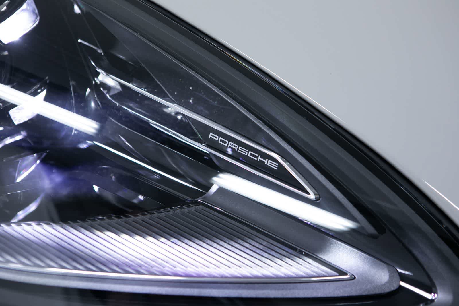 New 2026 Porsche Macan AWD/4WD image 16