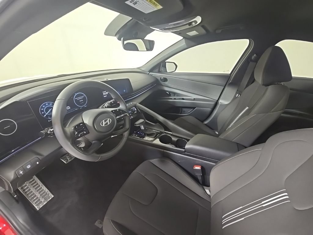New 2025 Hyundai Elantra SEL FWD image 14