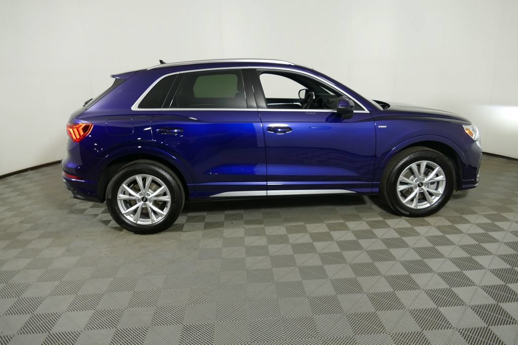 Used 2023 Audi Q3 2.0T Premium w/ Convenience Package AWD/4WD image 2