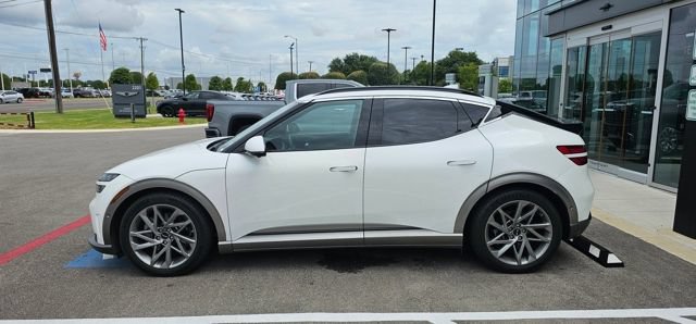 Used 2023 Genesis GV60 Advanced AWD/4WD image 3