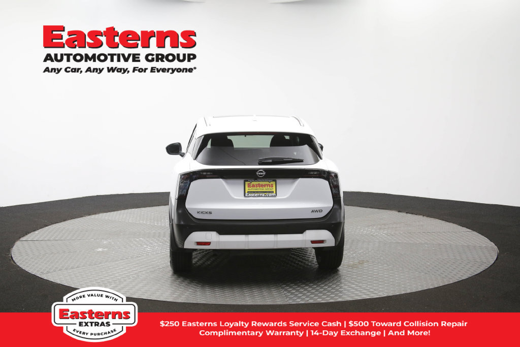 Used 2025 Nissan Kicks SV w/ SV Premium Package AWD/4WD image 39