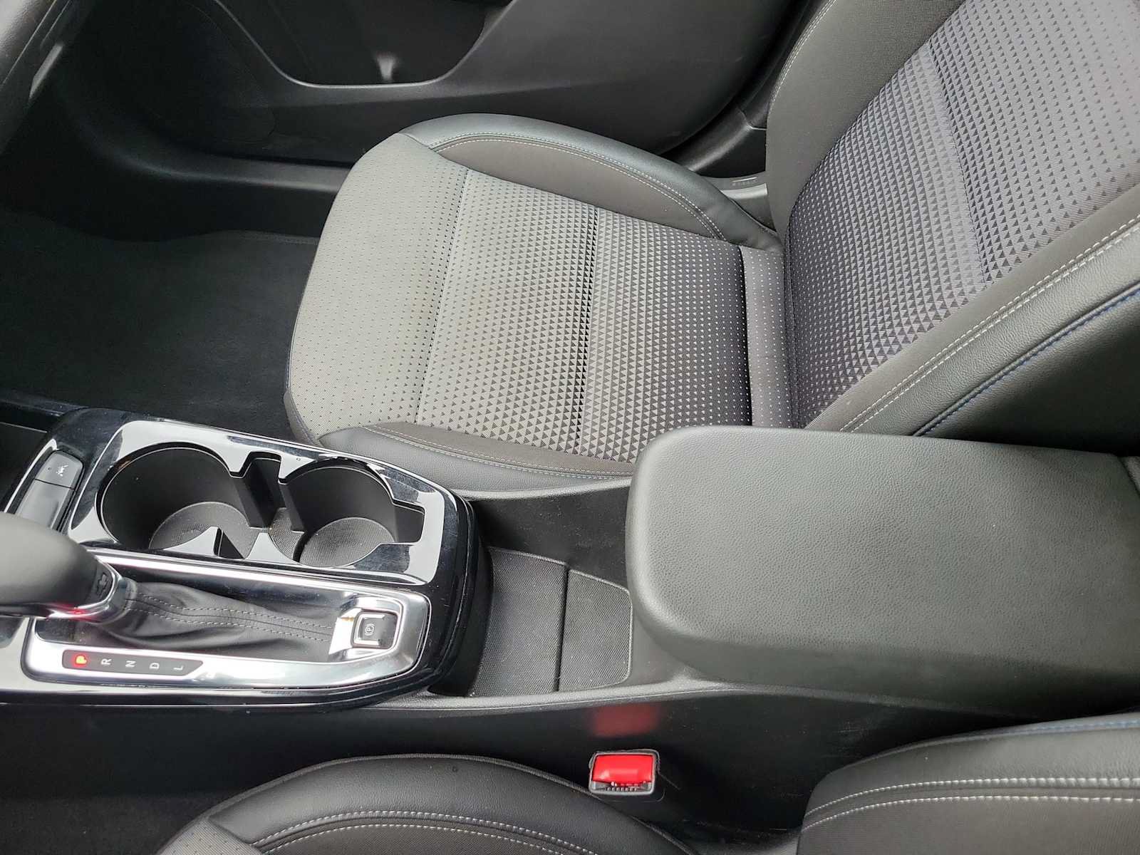 Used 2025 Chevrolet Trax LT FWD image 20