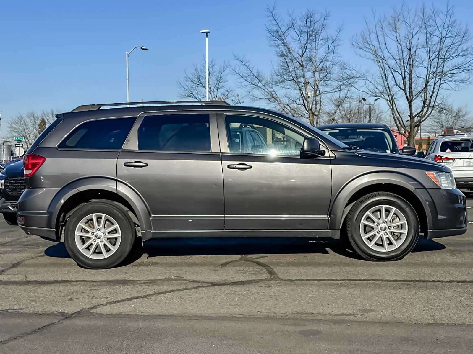 Used 2017 Dodge Journey SXT w/ Comfort/Convenience Group image 3