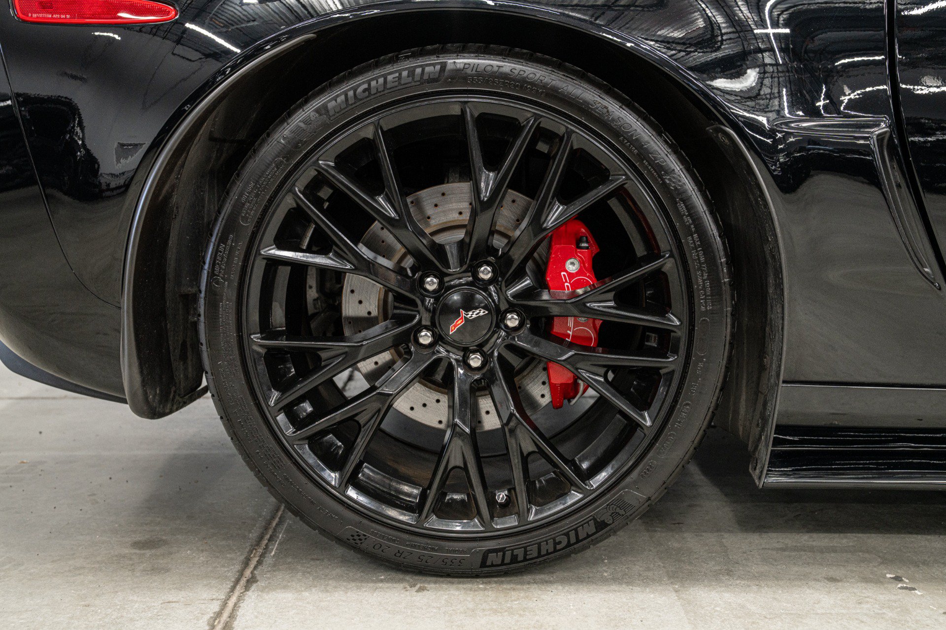 Used 2013 Chevrolet Corvette Z06 w/ 3LZ Preferred Equipment Group RWD image 39