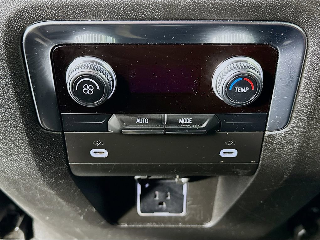 Used 2024 GMC Yukon SLE image 26