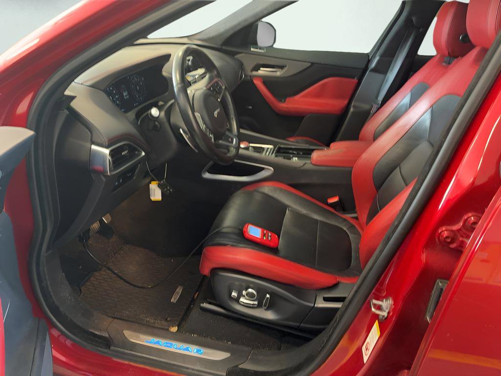 Used 2019 Jaguar F-PACE S AWD/4WD image 2