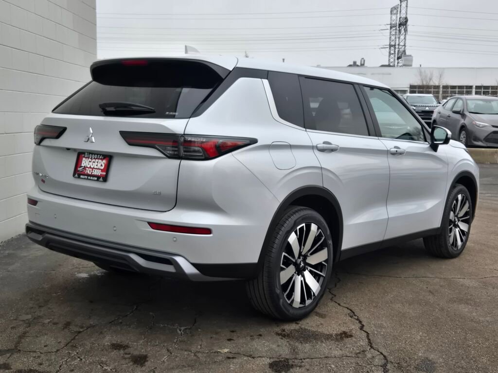 New 2026 Mitsubishi Outlander SE AWD/4WD image 11