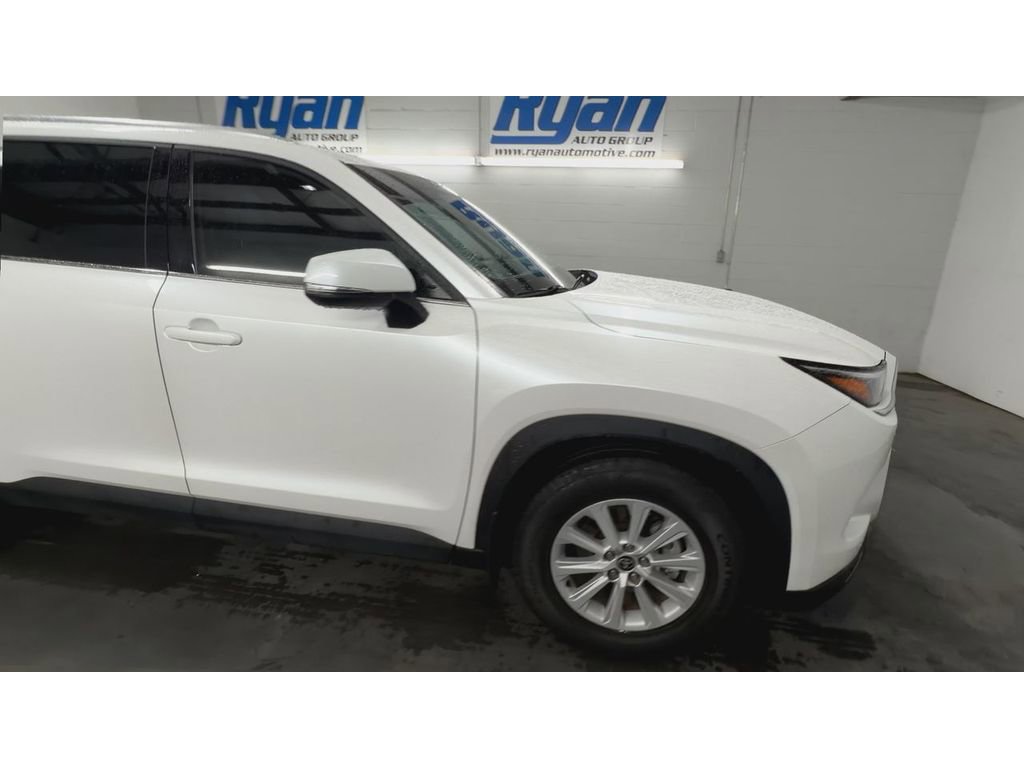 Used 2024 Toyota Grand Highlander AWD image 2