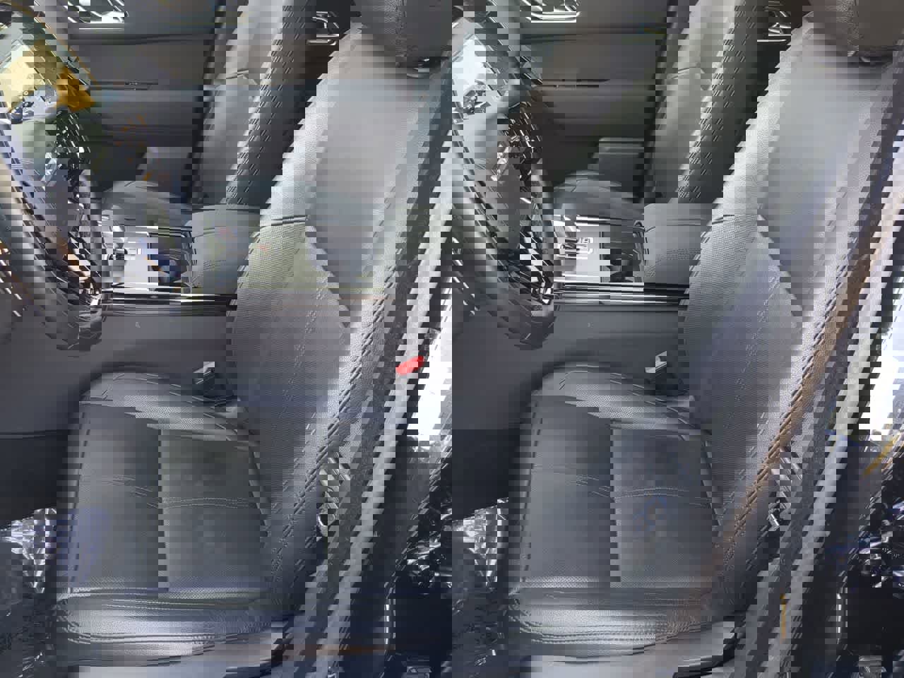 Certified 2025 Land Rover Range Rover Velar Dynamic SE image 15