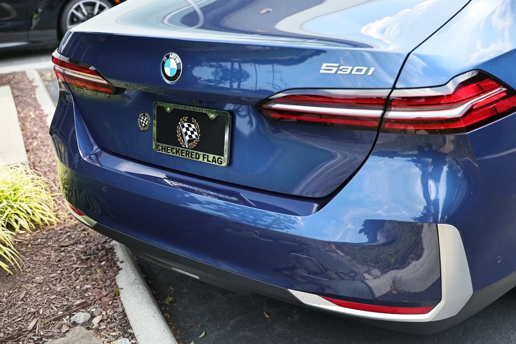 Used 2026 BMW 530i w/ Premium Package RWD image 8