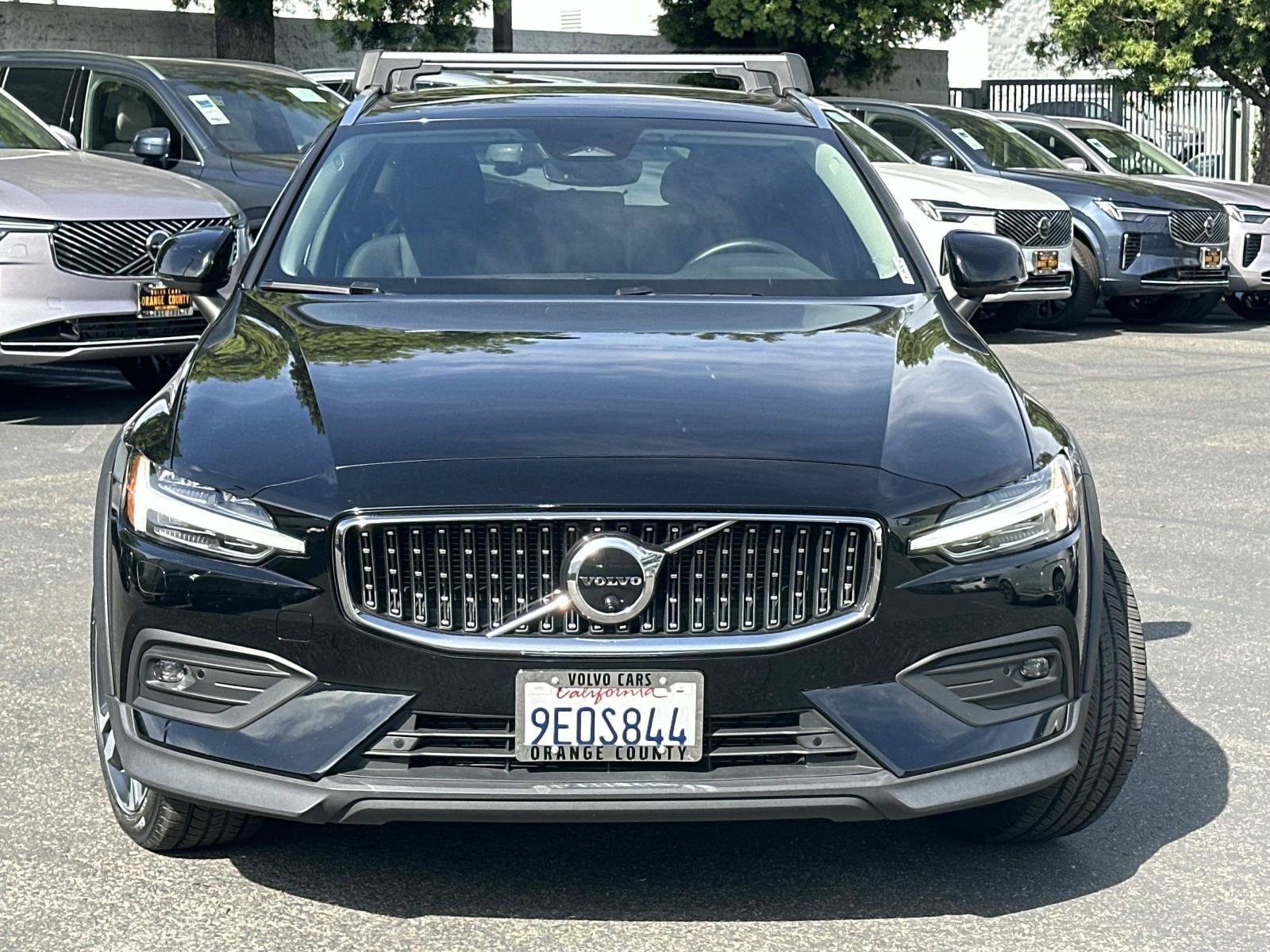 Certified 2023 Volvo V60 B5 Cross Country Plus w/ Climate Package image 2