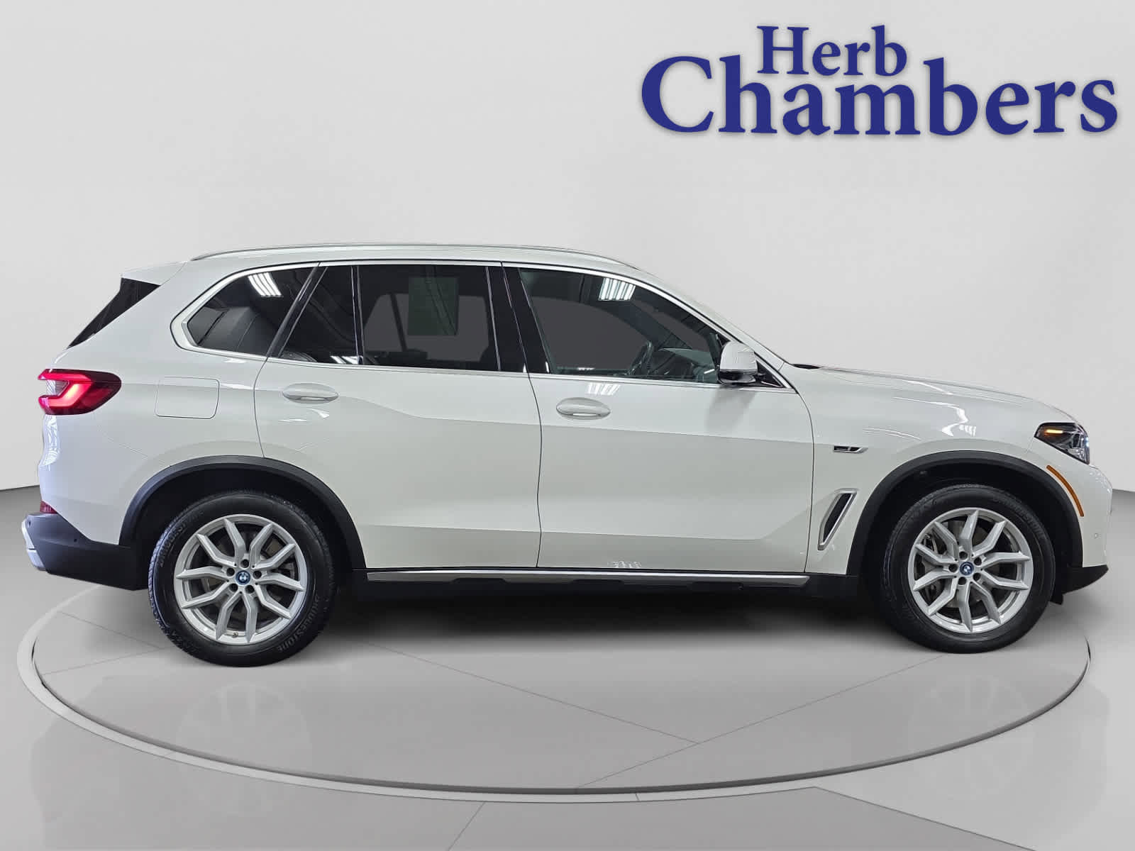 Used 2023 BMW X5 xDrive45e w/ Parking Assistance Package image 11