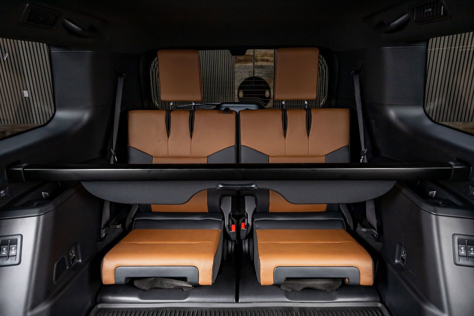 Used 2025 Lexus GX 550 w/ Accessory Package (2T) image 36