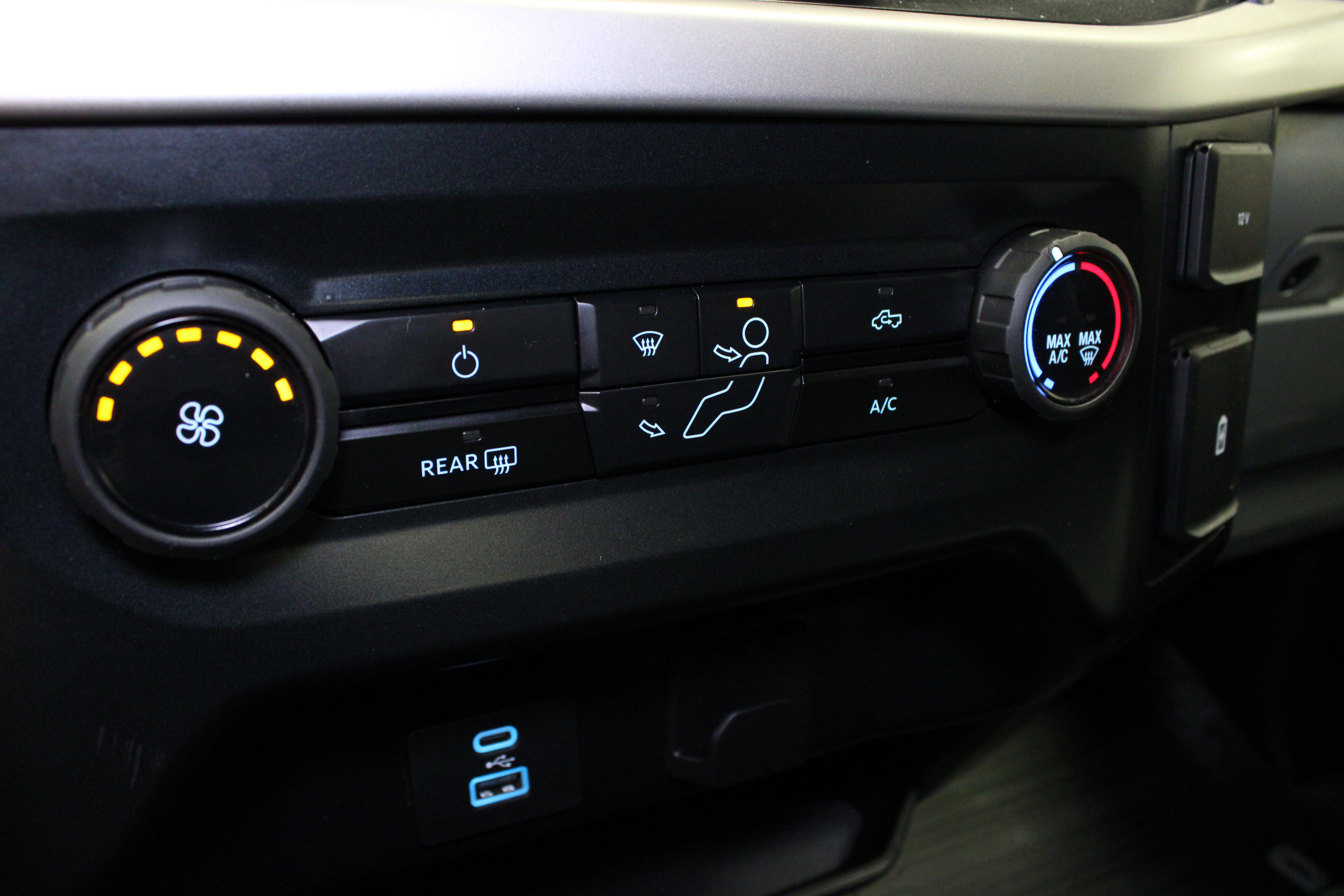 Used 2023 Ford F150 XLT AWD/4WD image 24