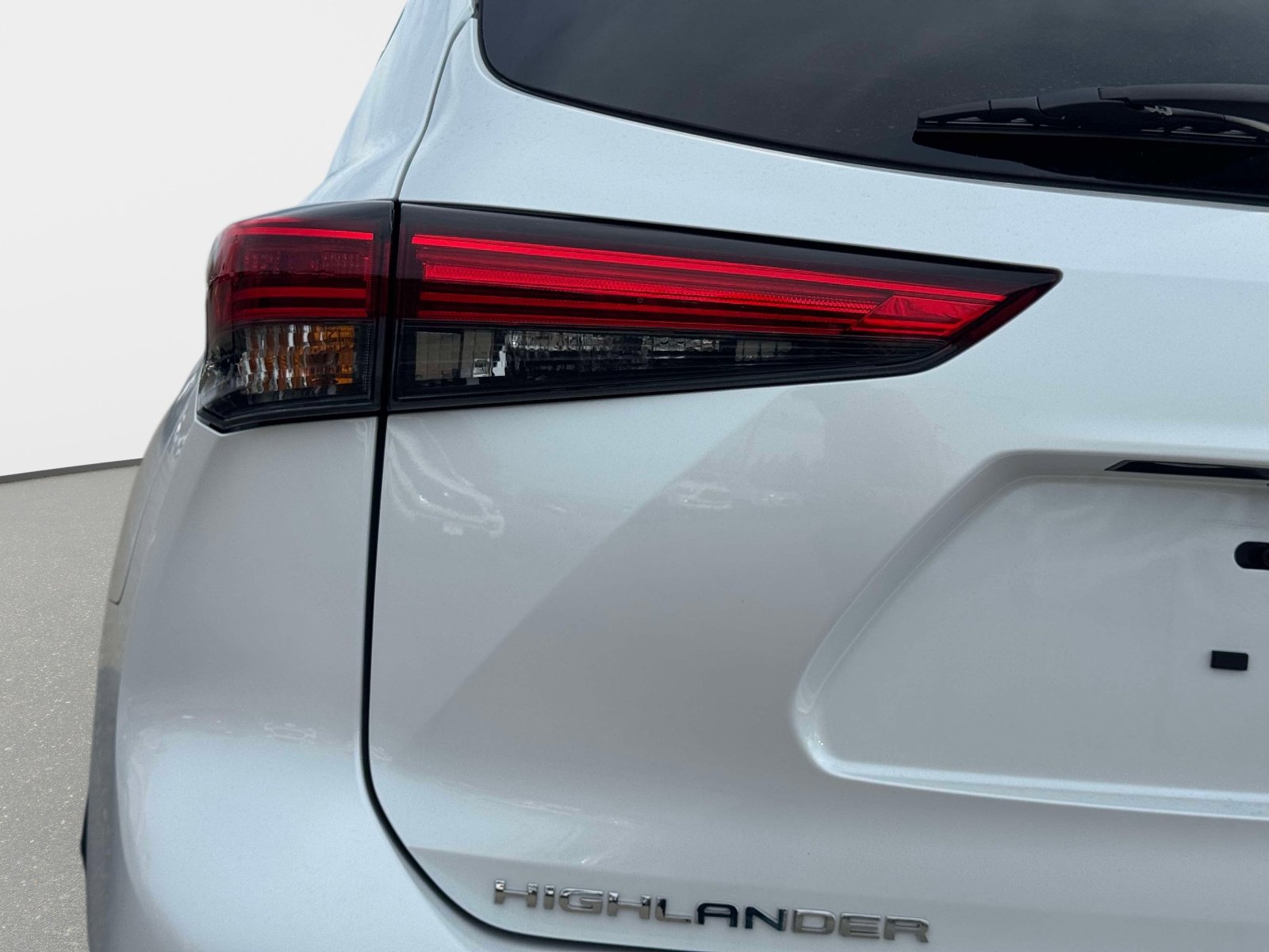 Used 2023 Toyota Highlander XSE image 9