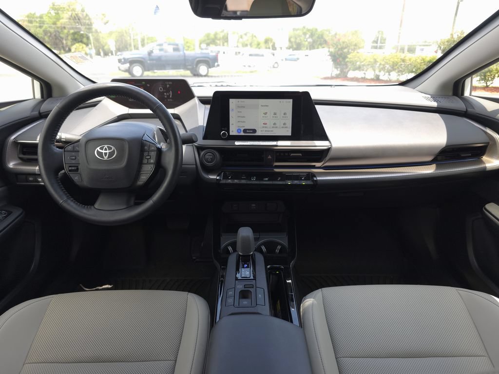 Used 2024 Toyota Prius XLE FWD image 17