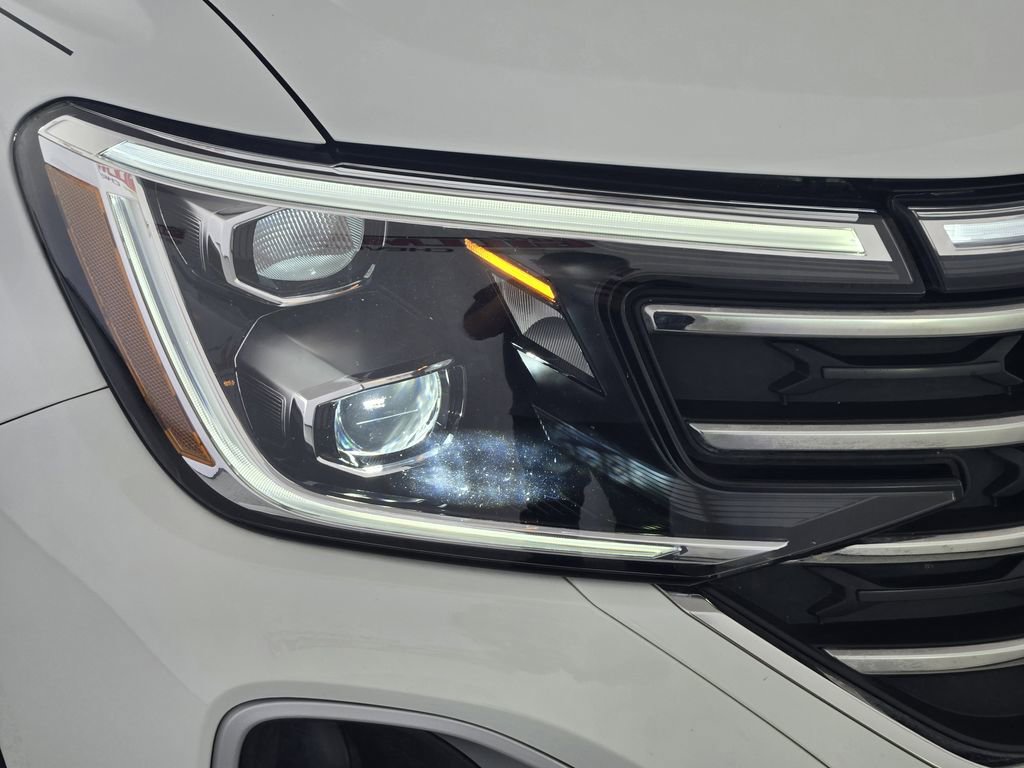 Used 2024 Volkswagen Atlas SE image 12