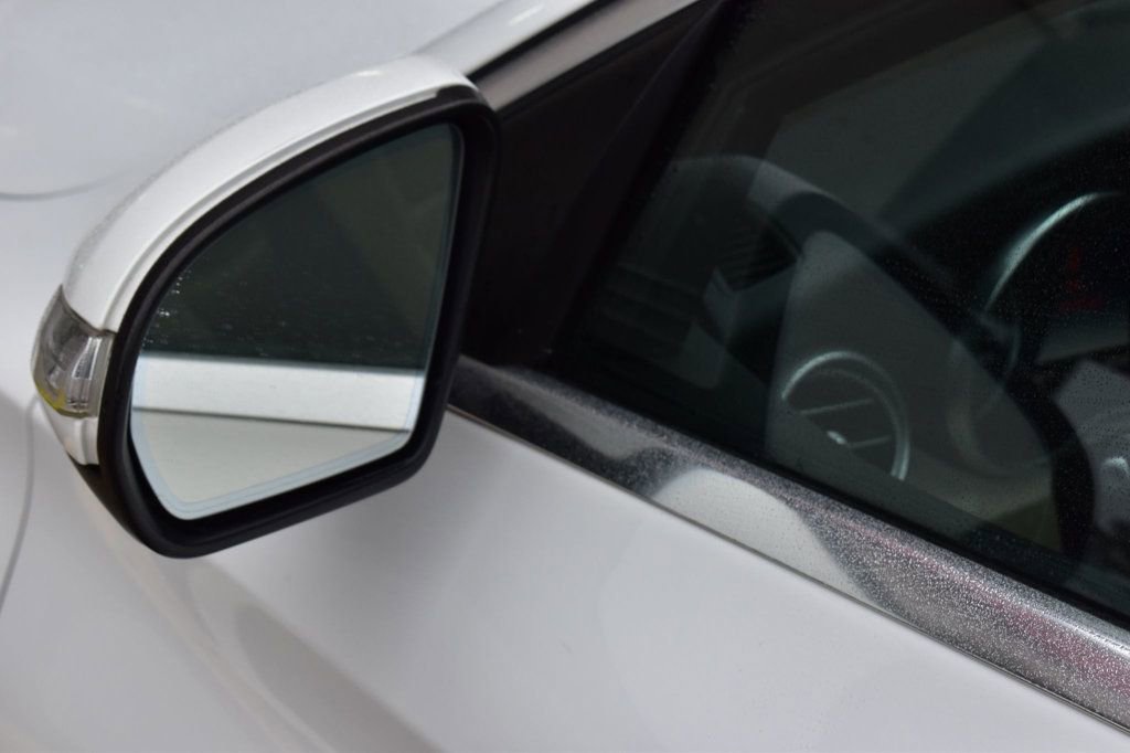 Used 2015 Mercedes-Benz C 300 Sedan image 27