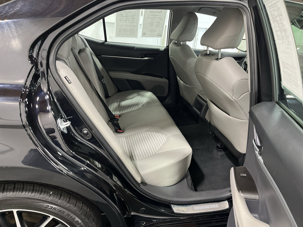 Used 2023 Toyota Camry SE AWD/4WD image 27