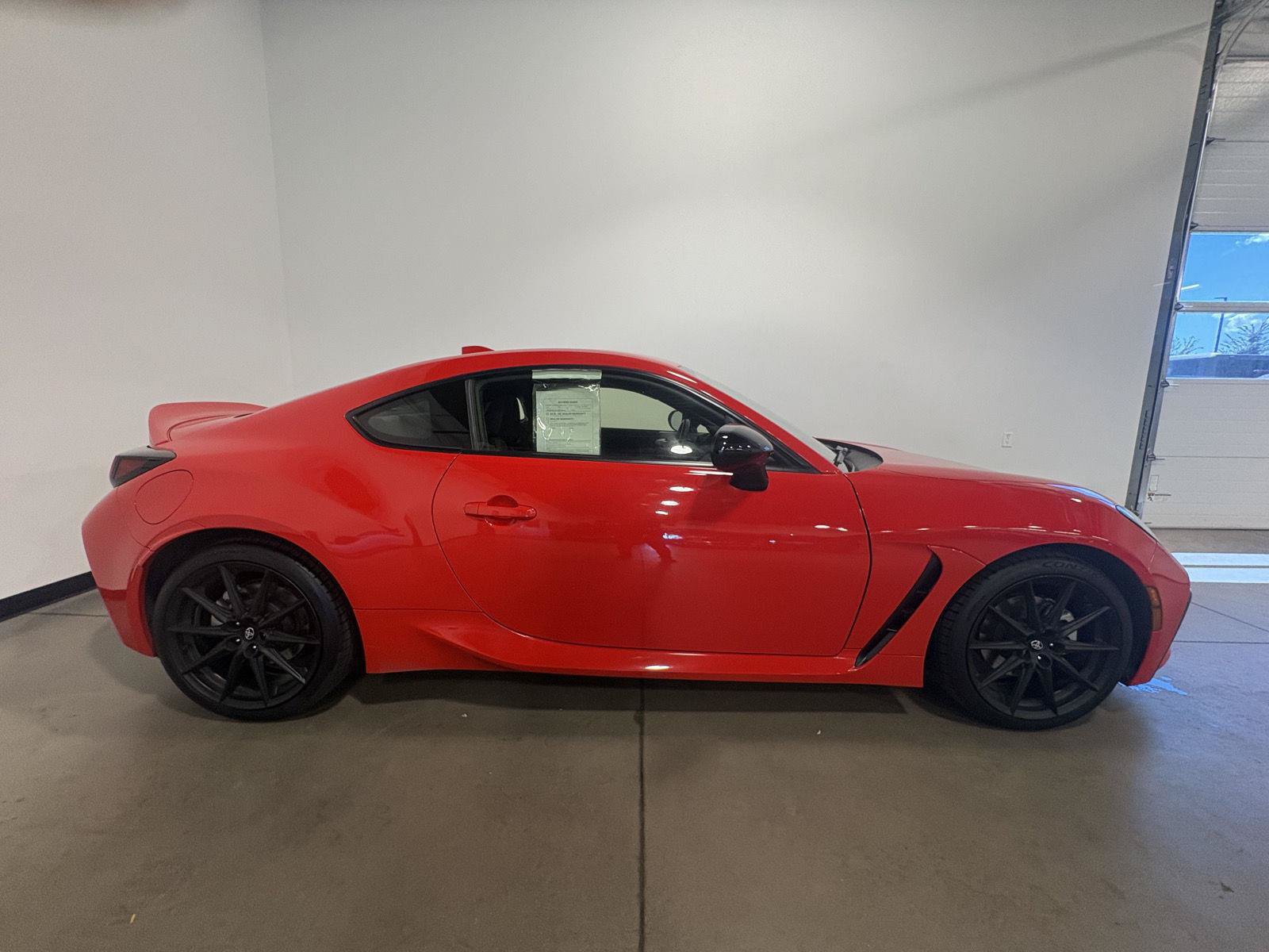 Used 2022 Toyota GR86 Premium w/ ALL Weather Mat Package (TMS) RWD image 2