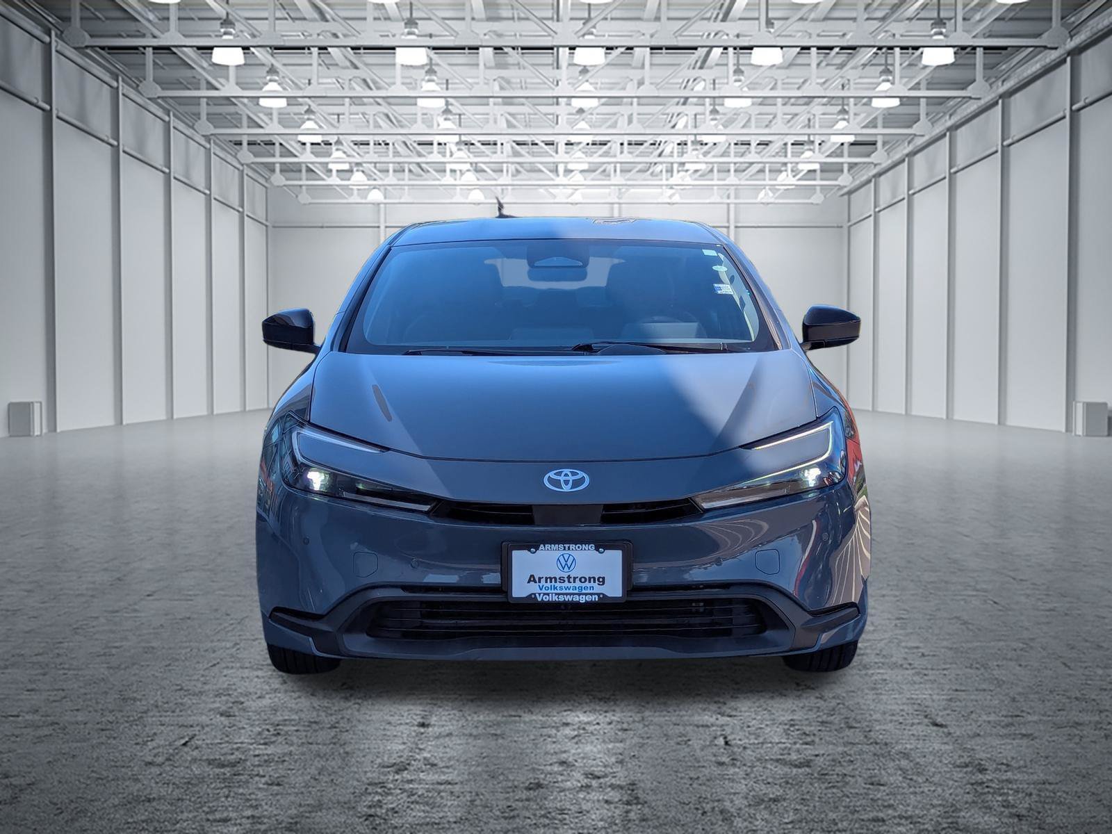 Used 2025 Toyota Prius LE FWD image 8