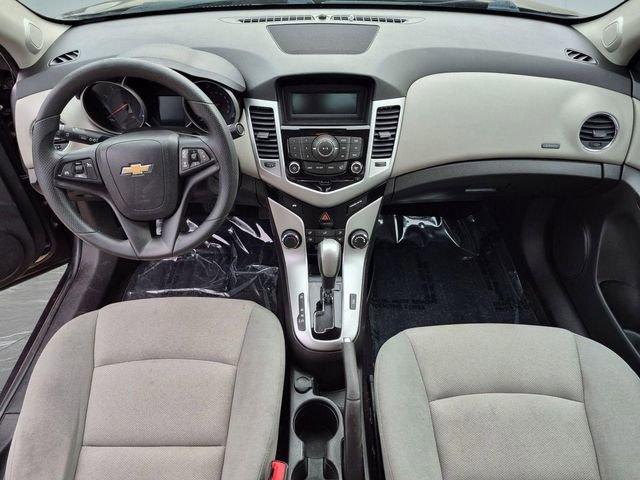 Used 2015 Chevrolet Cruze LT FWD image 16