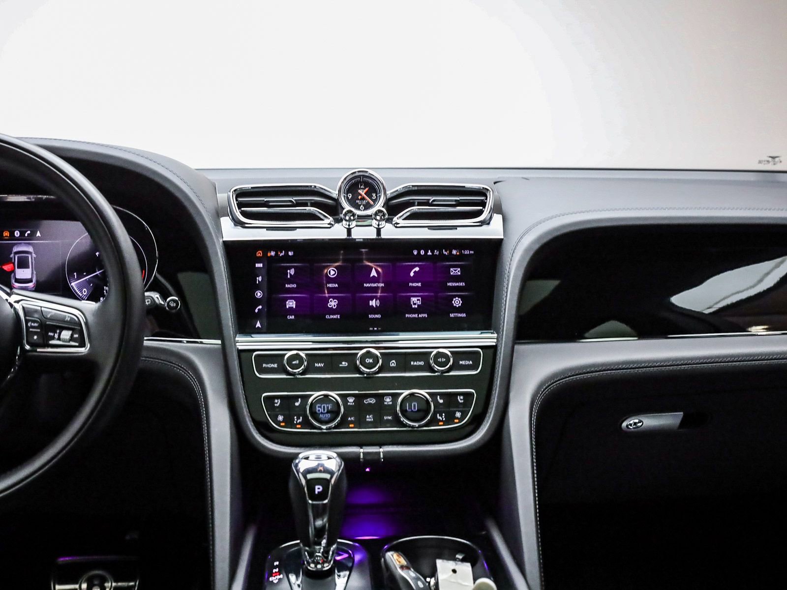 Used 2021 Bentley Bentayga image 13