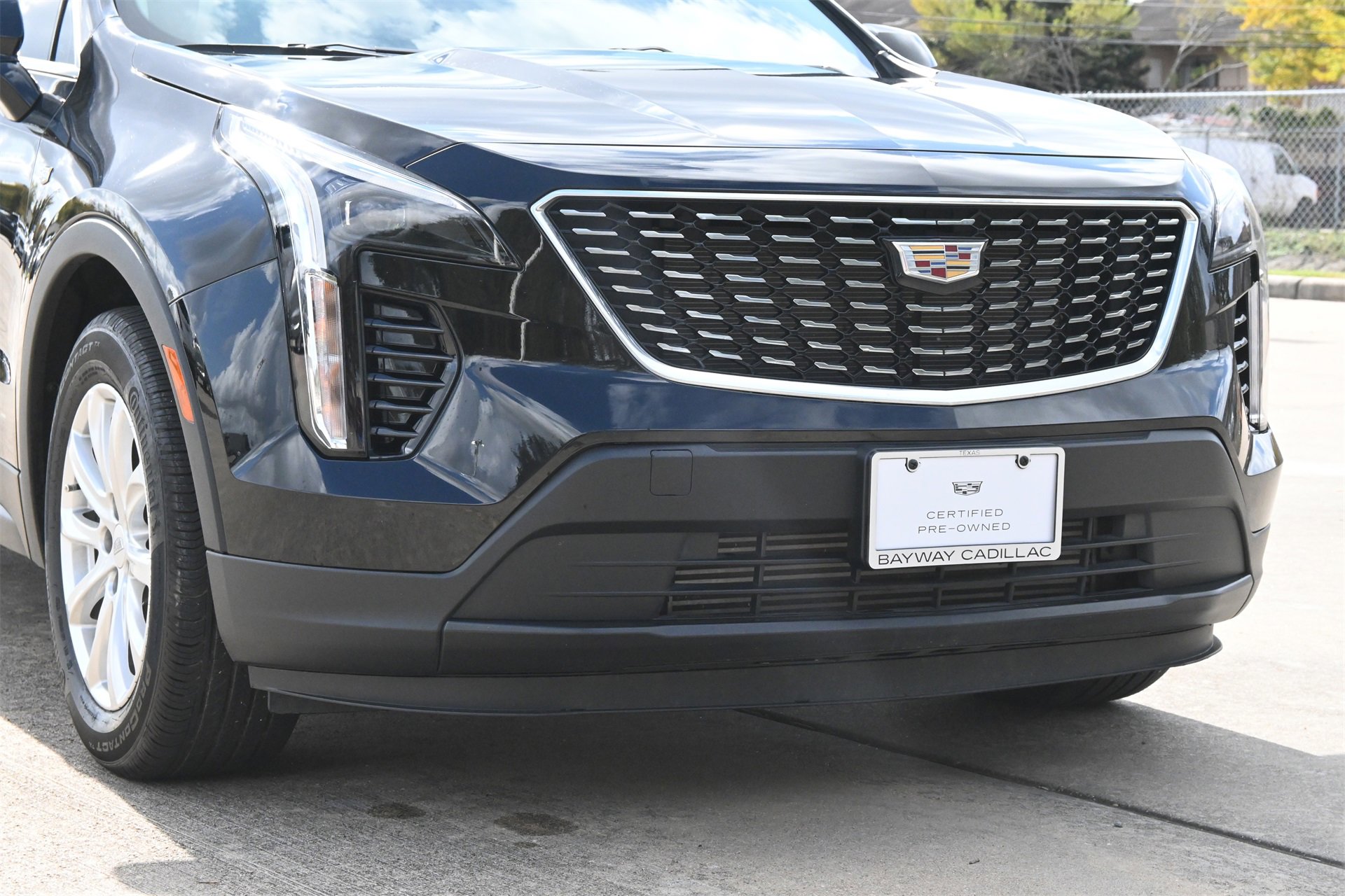 Certified 2023 Cadillac XT4 Luxury w/ Cold Weather Package image 27