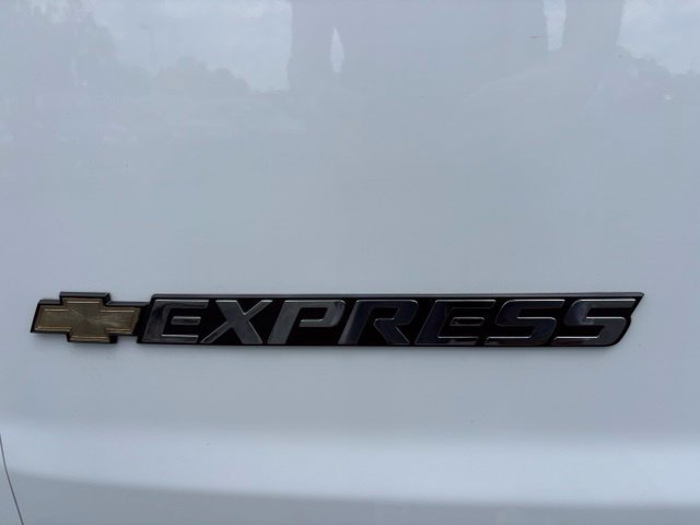 Used 2025 Chevrolet Express 2500 w/ Driver Convenience Package RWD image 7