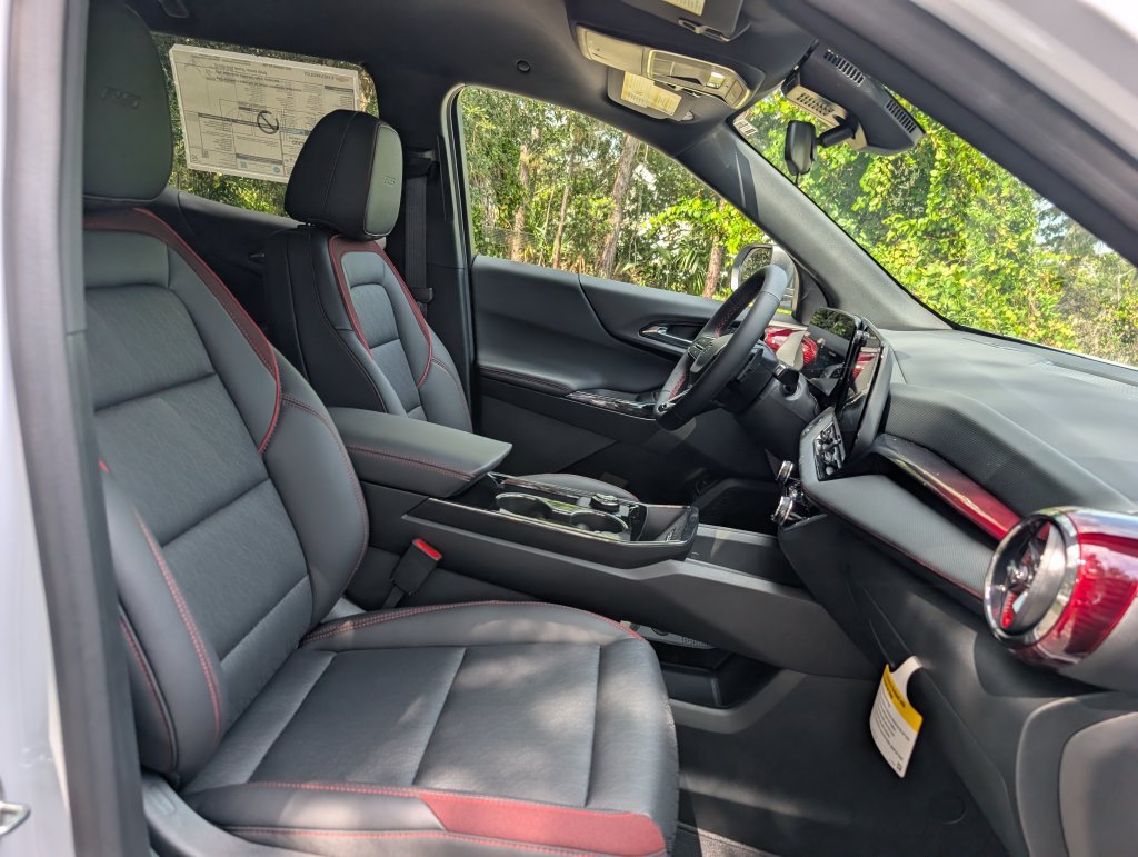 New 2027 Chevrolet Equinox RS w/ Safety and Technology Package FWD image 15