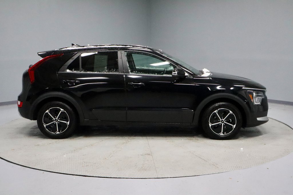 Used 2023 Kia Niro EX image 13