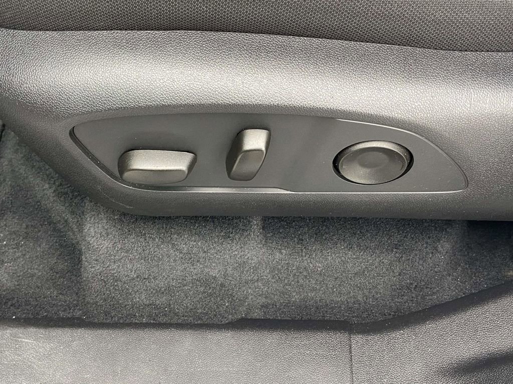 Used 2025 GMC Acadia Elevation FWD image 19