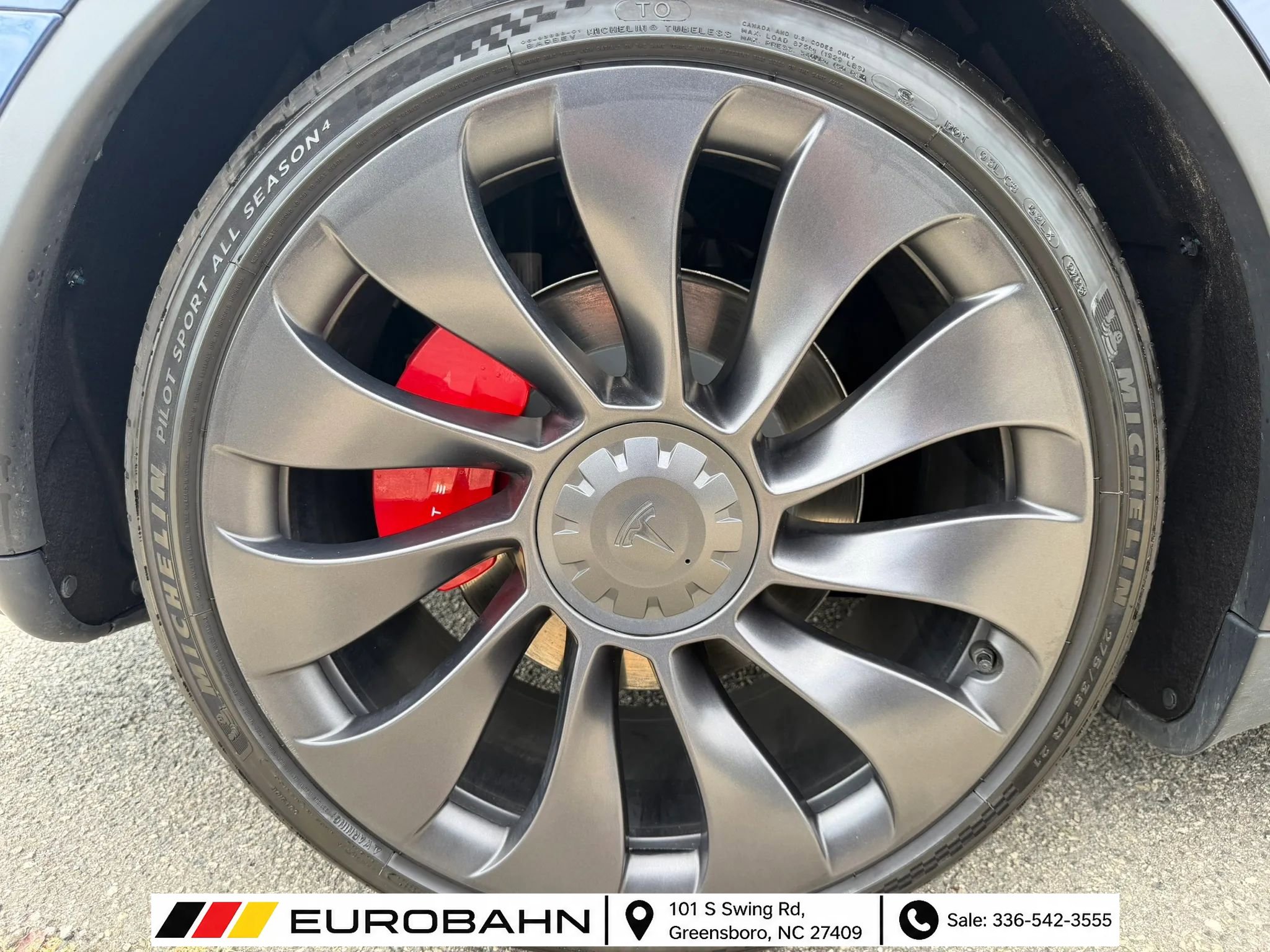 Used 2023 Tesla Model Y Performance AWD/4WD image 24