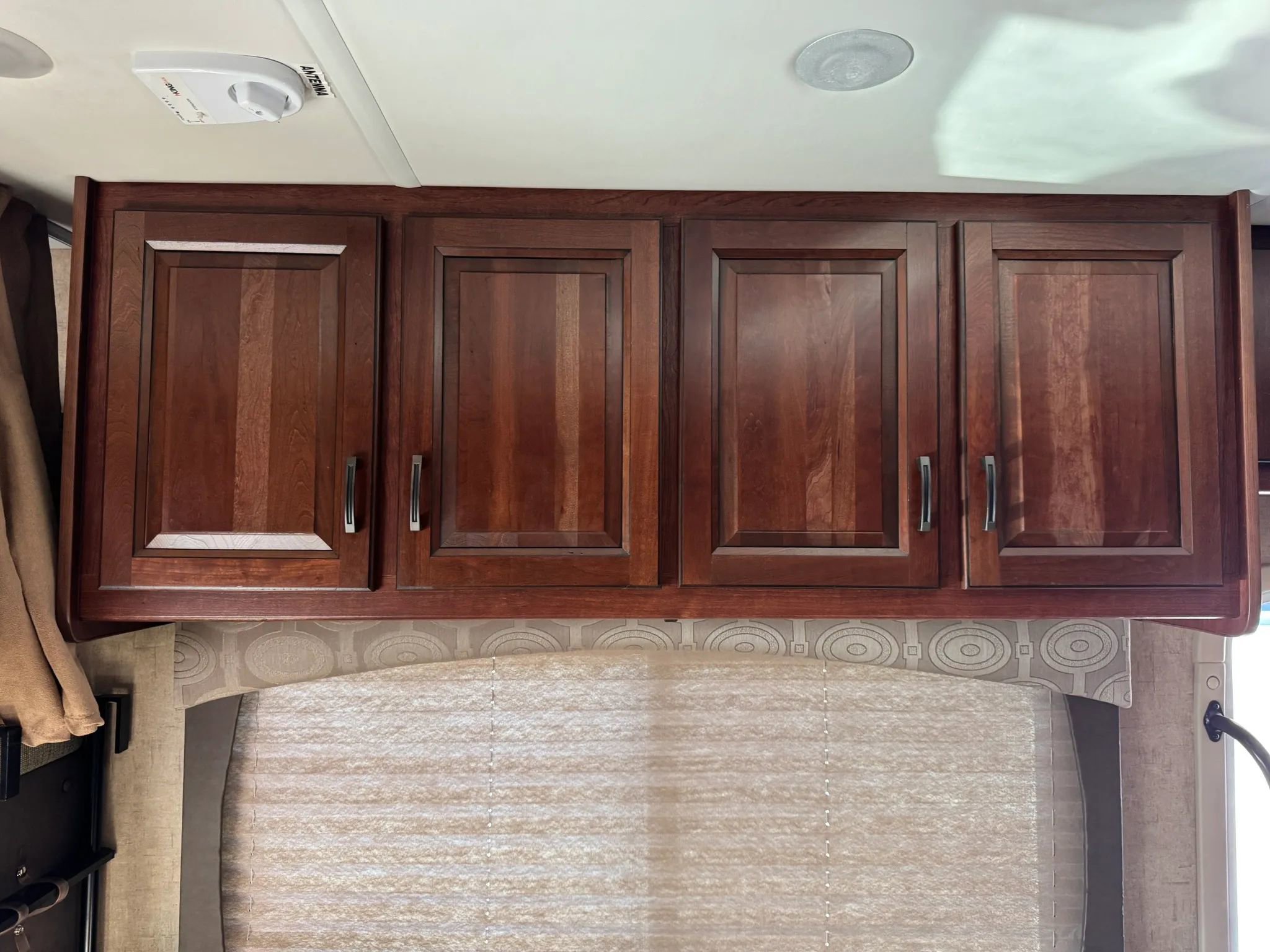 Used 2015 Ford E-450 and Econoline 450 Super Duty w/ Motorhome Prep Package image 41