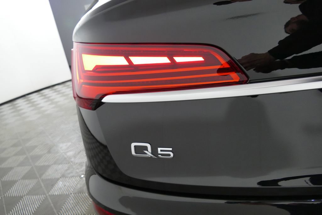 Used 2025 Audi Q5 2.0T Premium image 2