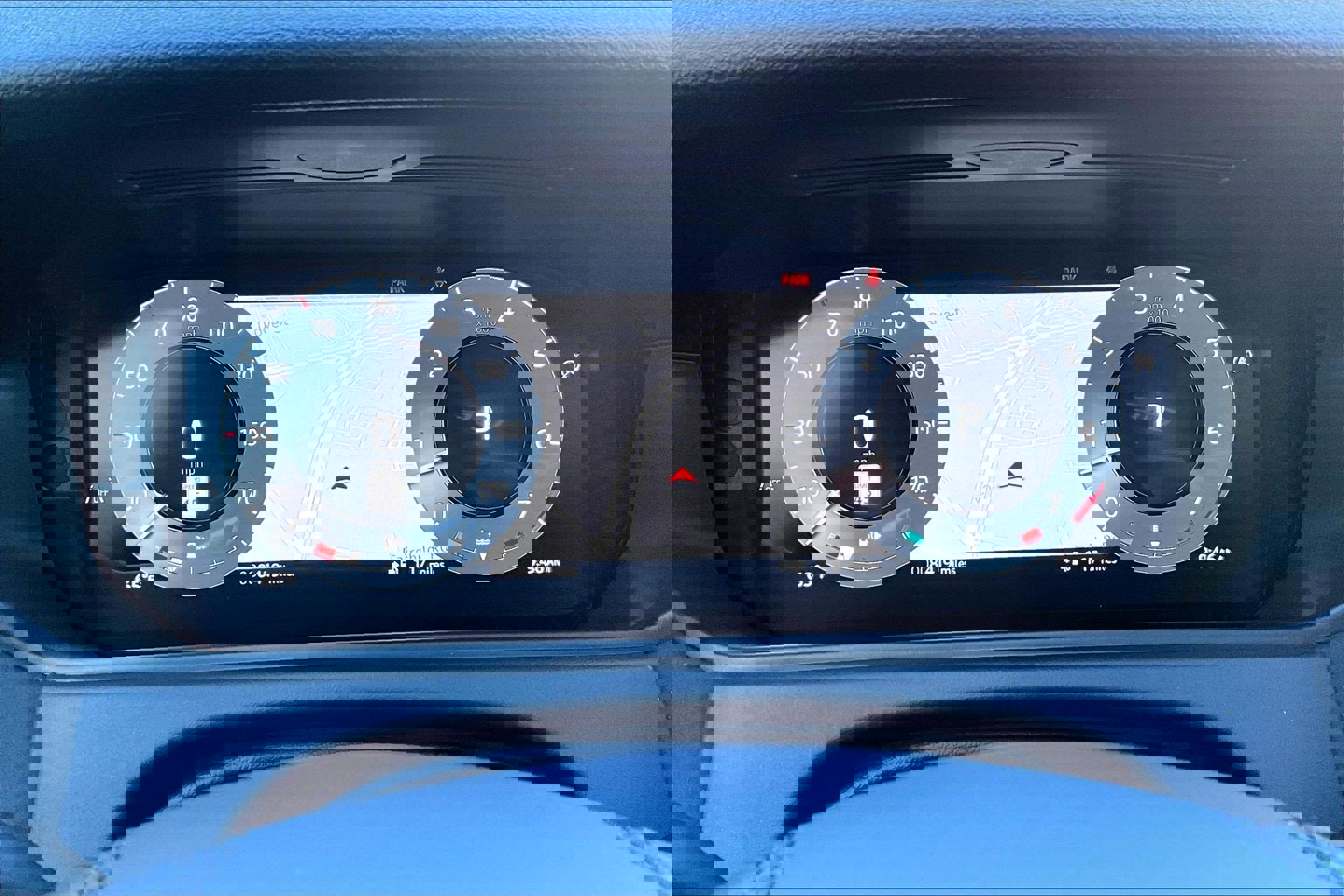 Used 2025 Land Rover Range Rover Velar Dynamic SE image 25