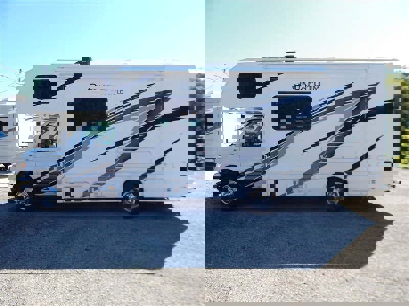 Used 2022 Ford E-450 and Econoline 450 Super Duty w/ Motorhome Prep Package image 6