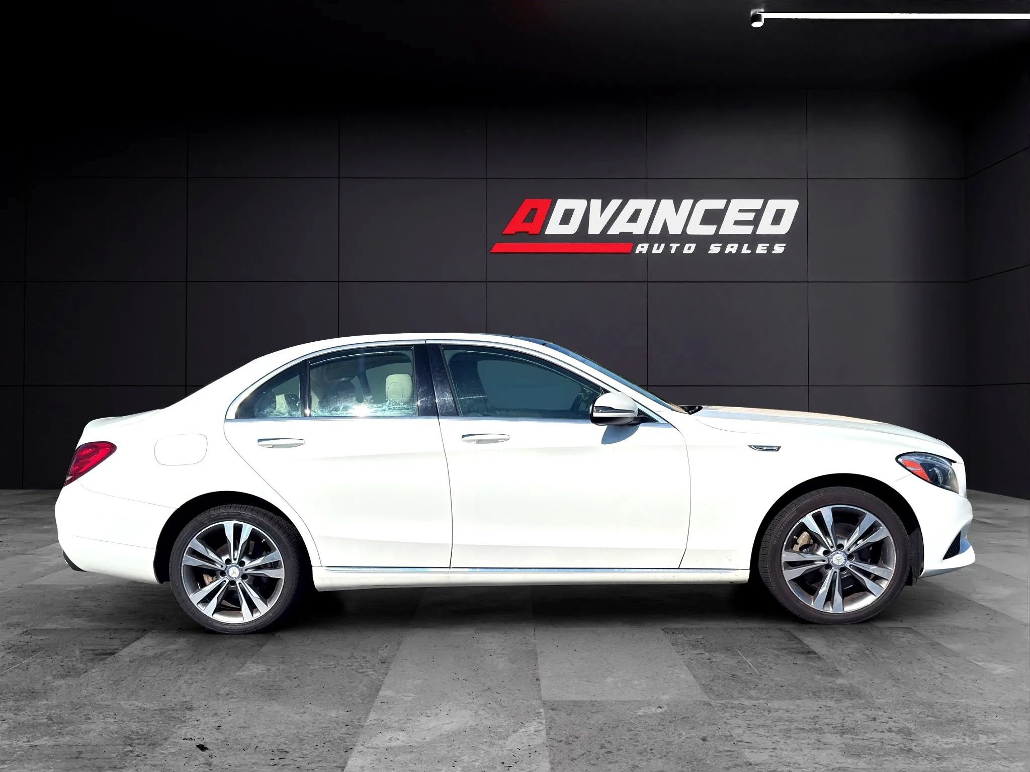Used 2017 Mercedes-Benz C 300 4MATIC Sedan image 22