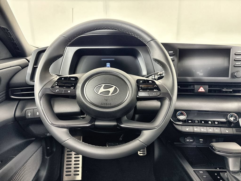 New 2026 Hyundai Elantra SEL Sport FWD image 11
