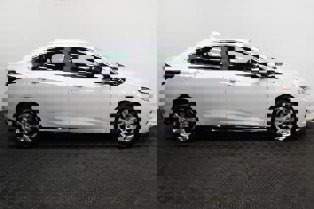Used 2016 Chevrolet Volt LT w/ Comfort Package image 4