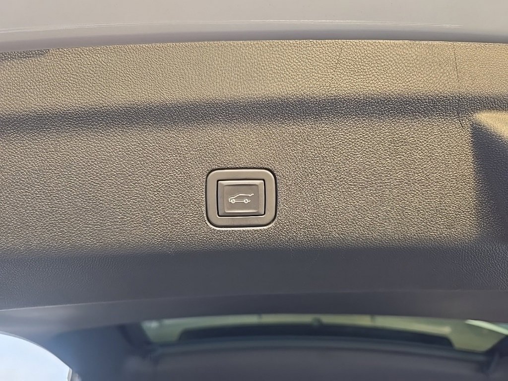 Used 2024 Chevrolet Tahoe High Country image 21