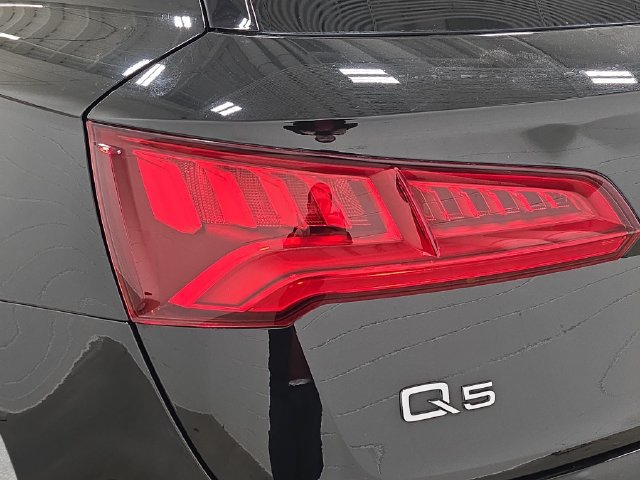Used 2018 Audi Q5 2.0T Premium Plus w/ Premium Plus Package AWD/4WD image 32