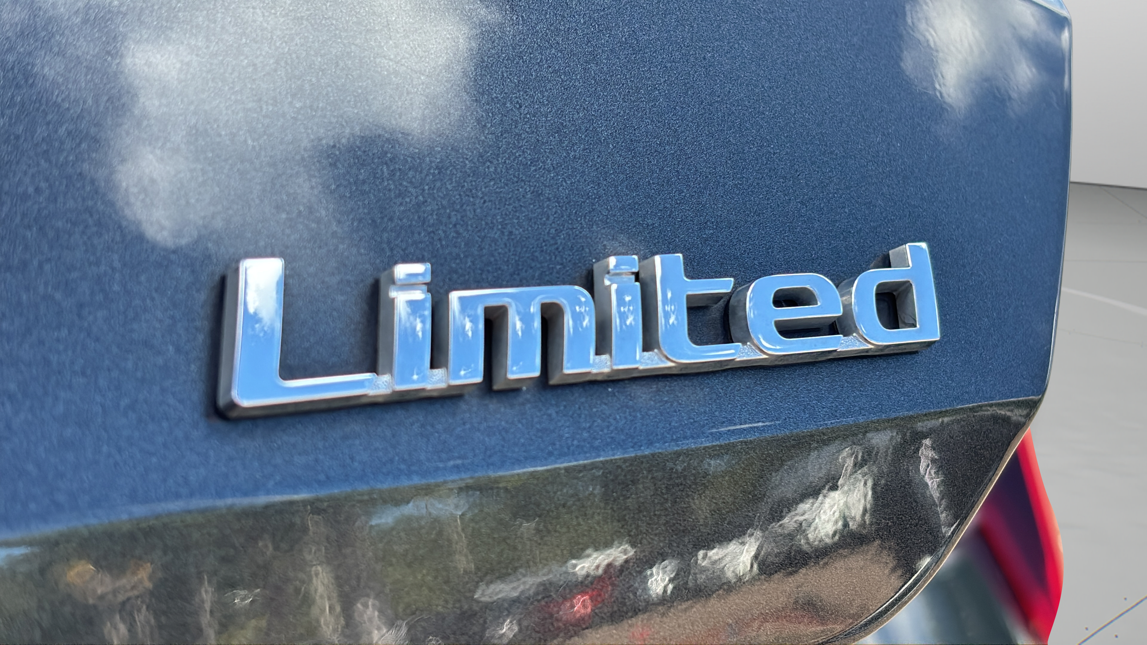 Used 2022 Hyundai Elantra Limited w/ Cargo Package FWD image 33