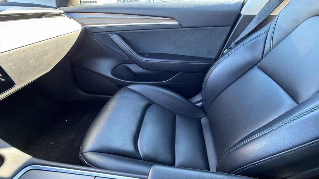 Used 2023 Tesla Model 3 Standard Range image 22