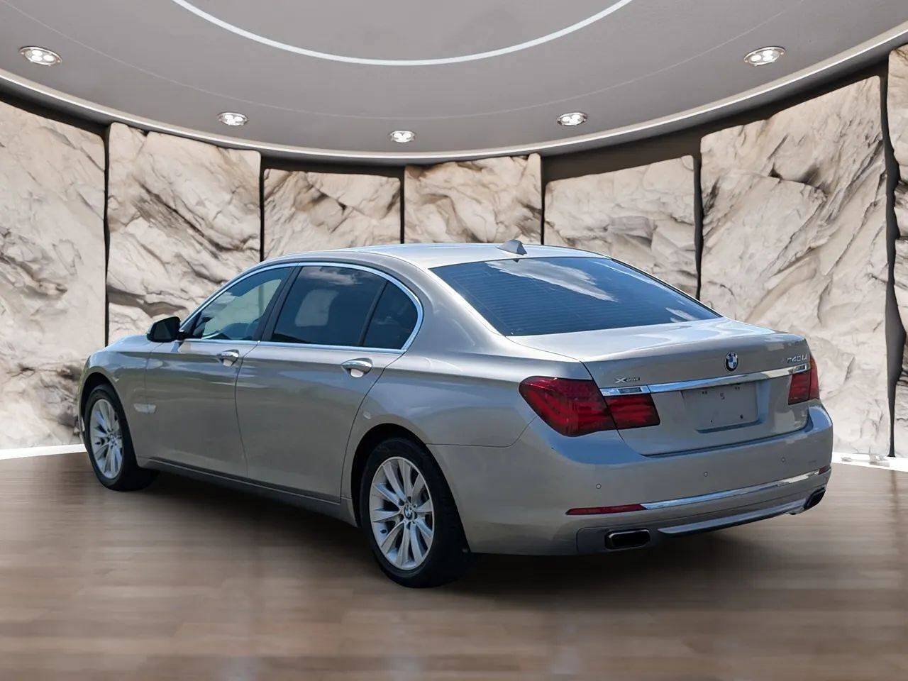 Used 2013 BMW 740Li xDrive AWD/4WD image 6