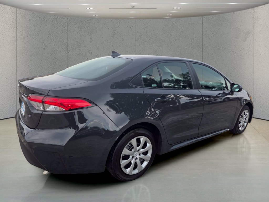 Used 2025 Toyota Corolla LE FWD image 5