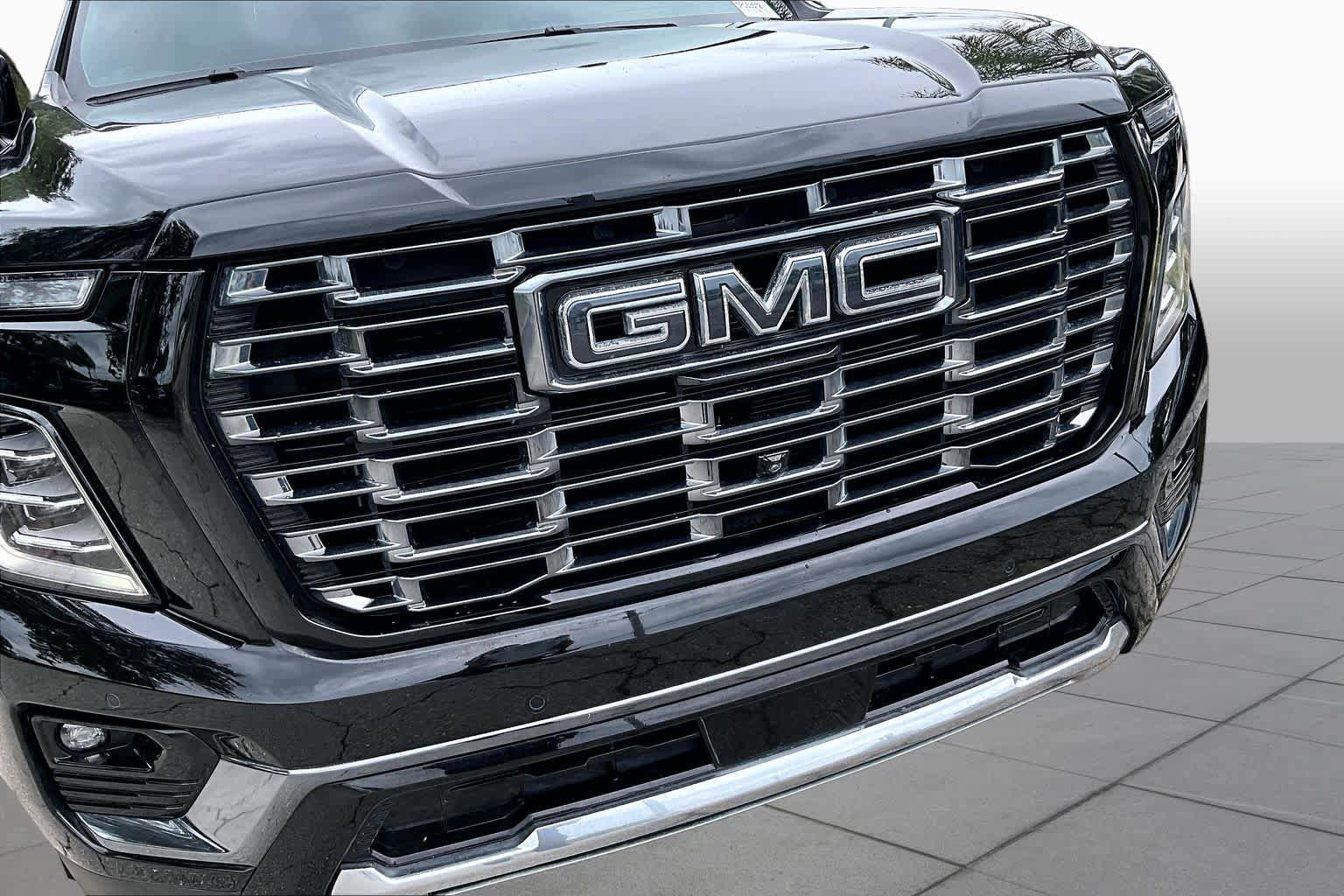 Used 2025 GMC Yukon Denali Ultimate AWD/4WD image 30