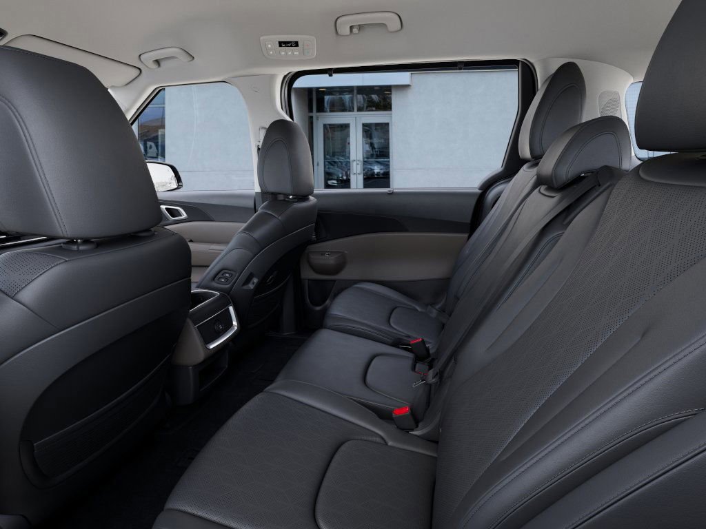 New 2026 Kia Carnival EX image 18