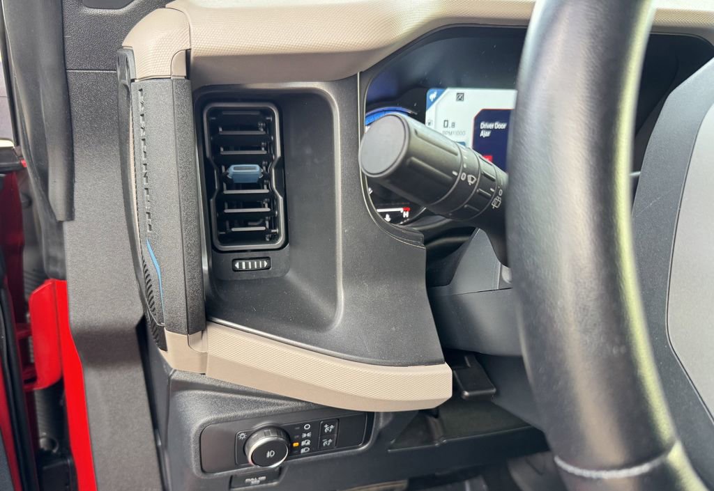 Used 2022 Ford Bronco Wildtrak image 13