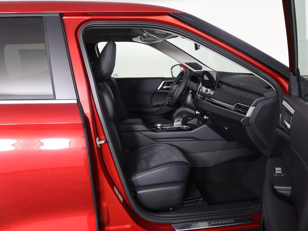 New 2026 Mitsubishi Outlander SE image 35